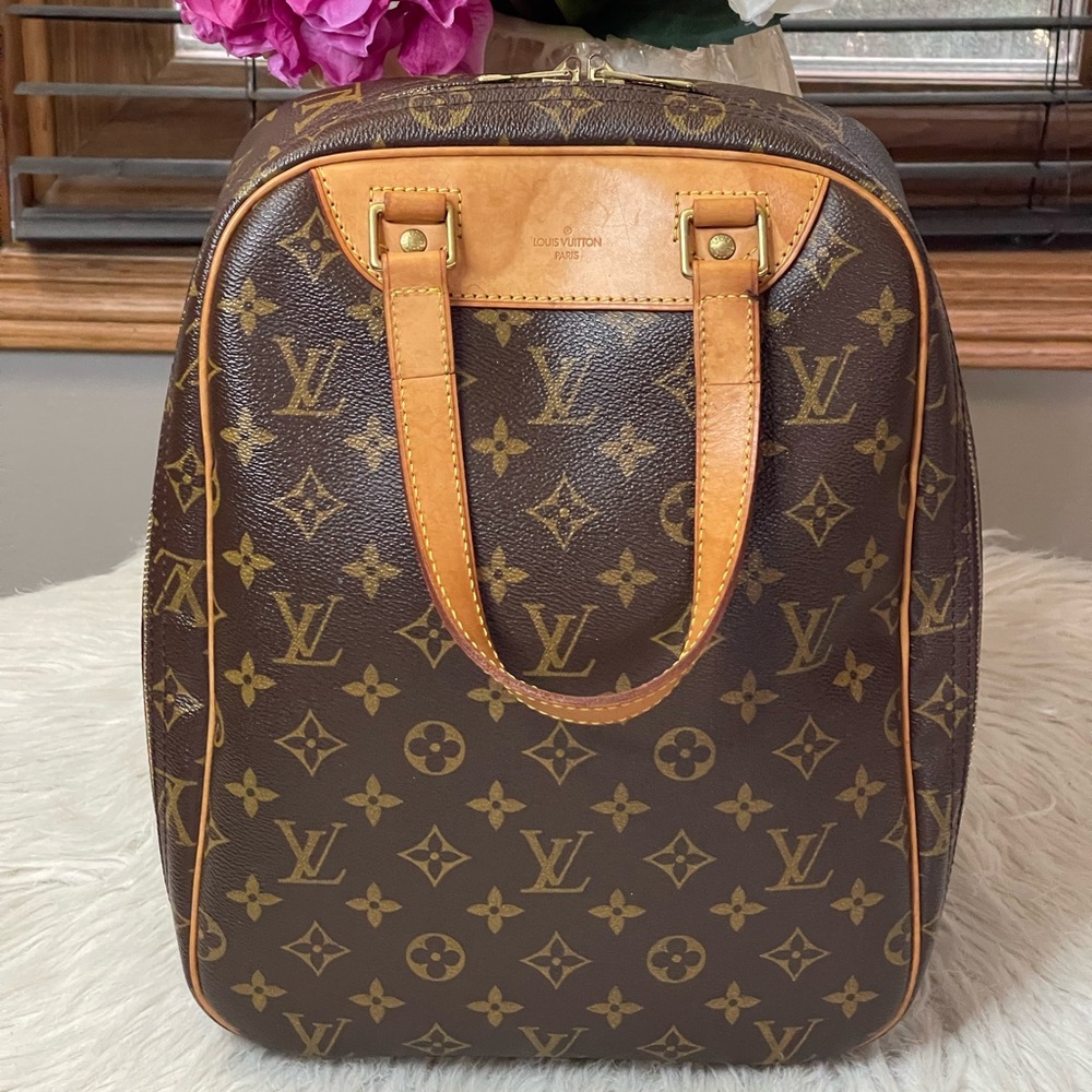 SOLD❌Authentic LOUIS VUITTON Monogram Excursion Bag - Picture 1 of 13